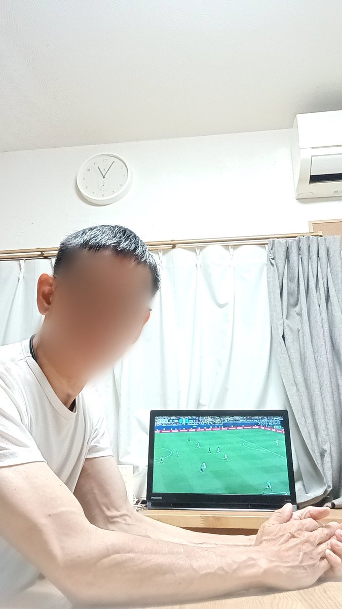 kakifele's tweet photo. こんにちは😊
今日の滋賀県は梅雨っぽく、しっかりした雨ですね〜💦
足の為に久しぶりに家でゆっくり時間😅
午前中はブラジル観戦⚽
Ｃ組の1.2位が日本と決勝トーナメント初戦なんですね〜😅
昼ご飯は初心者の卵焼き、ふわふわレシピなのに3回巻いてる間に硬めに🤣
火加減難しいですね〜🙋 https://t.co/uoTT8R01IM