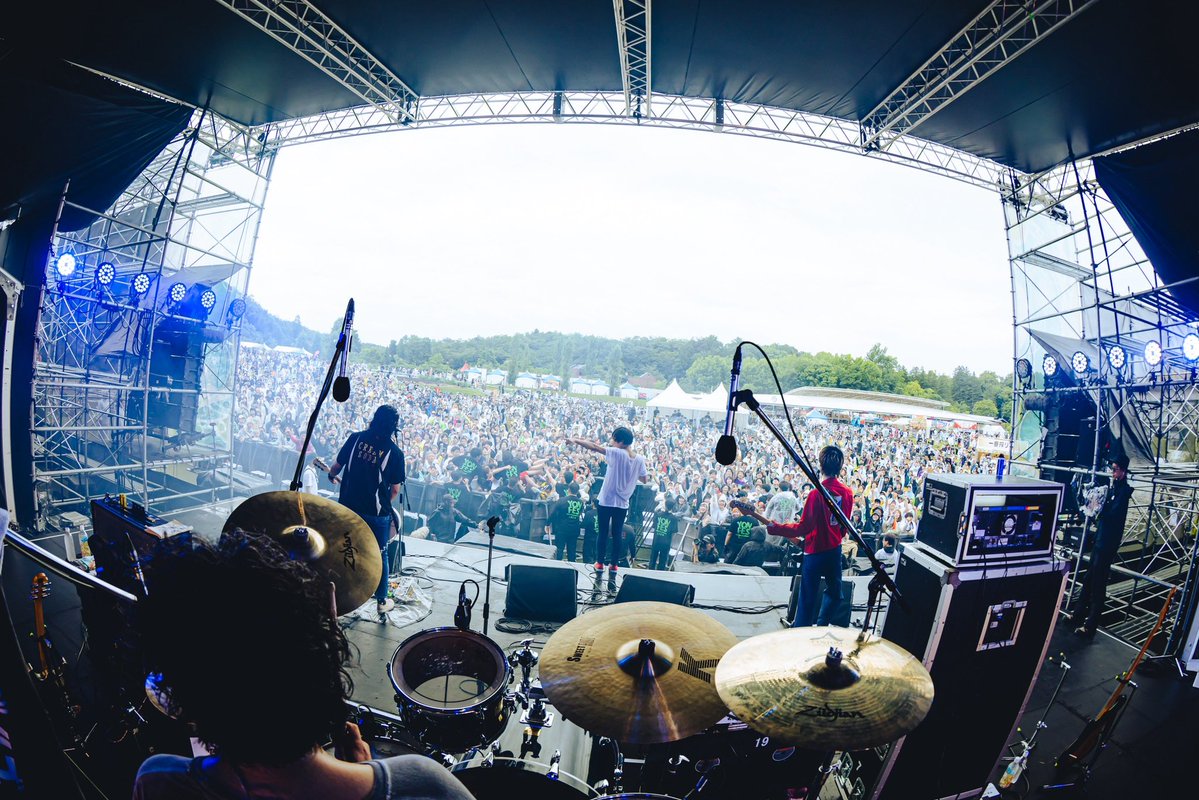 THE_BOYS_GIRLS's tweet photo. #ヨンフェス LAND STAGEの1番目、初出演ありがとうございます！本番時には雨が止むという奇跡も起き、たくさんの方に見ていただきフォーリミに大感謝🙏
楽しみましょう〜！#ボイガル

photo Hana @MmmuSic_ai 
※転載転用禁止 https://t.co/JKlvPAusjm