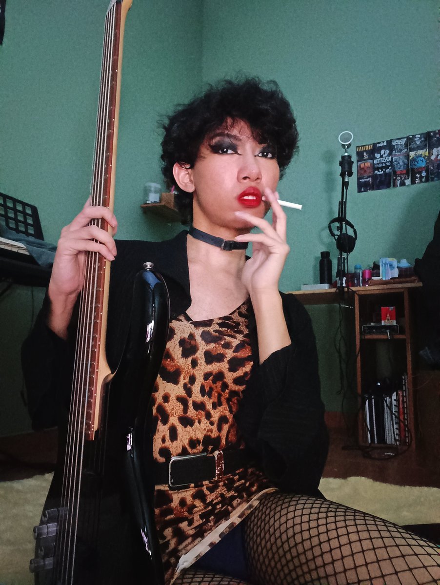 hellcoholism's tweet photo. (i can do both) https://t.co/ualkX4GsSz