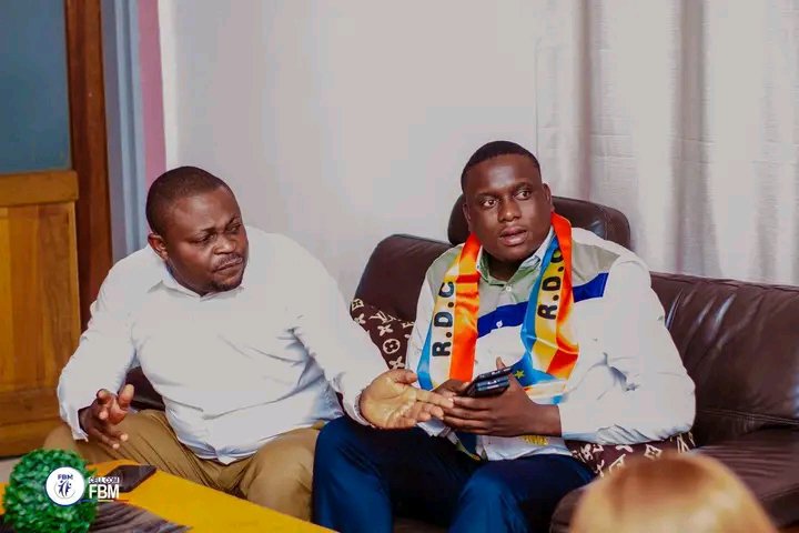kanku_abra4225's tweet photo. 🚨🚨🚨 URGENT 🚨 💥 🚨
LA FONDATION BARAMPANA MUTOMBO (FBM) RÉAFFIRME SON ENGAGEMENT EN FAVEUR DES PERSONNES VULNÉRABLES.
Dans le cadre de sa mission sociale et humanitaire, la Fondation Barampana Mutombo (FBM) a achevé avec succès l'accompagnement de Déborah, jeune femme victime de violences sexuelles à Kolwezi.
Durant plusieurs mois, la bénéficiaire et sa famille ont reçu un soutien multidimensionnel comprenant un accompagnement psychosocial, une assistance médicale ainsi qu'un appui matériel adapté à leurs besoins. Cette action, portée par la vision humanitaire de l'Honorable Andy Barampana Mutombo et coordonnée par M. Billy Kahilu, a contribué à restaurer l'espoir et à renforcer les perspectives d'avenir de la bénéficiaire.
Pour consolider cette réinsertion sociale, la Fondation a également mis à la disposition de Déborah et de sa famille un appui financier conséquent ainsi qu'une solution de logement, leur permettant d'envisager l'avenir avec davantage de sérénité et d'autonomie.
À travers cette action, la Fondation Barampana Mutombo réaffirme sa détermination à promouvoir la dignité humaine, la protection des personnes vulnérables et le renforcement de la cohésion sociale au sein de la communauté.
La solidarité n'est pas seulement une valeur, elle est un engagement concret au service du bien-être collectif.
#FondationBarampanaMutombo
#AndyBarampanaMutombo
#Solidarité
#ProtectionDesVulnérables
#RDC🇨🇩
#Lualaba