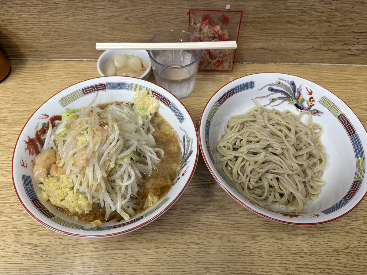 w64jb's tweet photo. 2026.6.20(土)ラーメン二郎栃木街道店・つけ麺少なめ甘いの生姜辣韮鰹節NsA。
 梅雨本番のサタデーランチは壬生で始まったつけ麺で。つけ麺時はデフォがバカ馬との噂は今回も検証出来ず。
 旨いなぁ。壬生のつけ。甘Ver.はよりビビッドな仕上がりになるのも特筆モノ。次はデフォを選択でき…
💯💯💯💯 https://t.co/3dt1sTXo4t