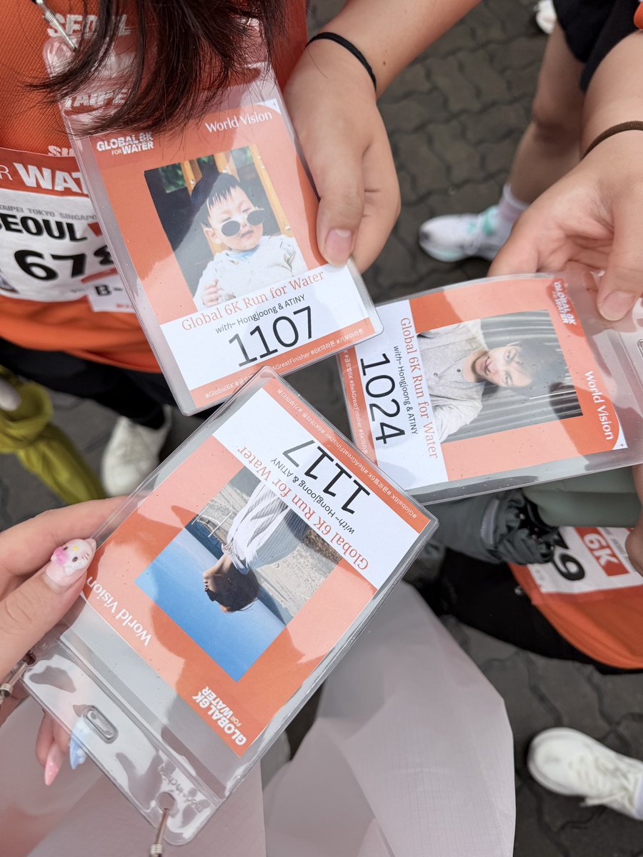 weebbasi's tweet photo. So thankful and happy to meet all ATINY today! ⭐️
Thank you Hongjoong for making me challenge myself and run my first marathon! 🖤
고마워요 ( ᴗ̤ .̮ ᴗ̤ )₎₎🧡
#ATEEZ #에이티즈
#HONGJOONG #홍중
#WorldVision #Global6k https://t.co/xJgwvTgrsy