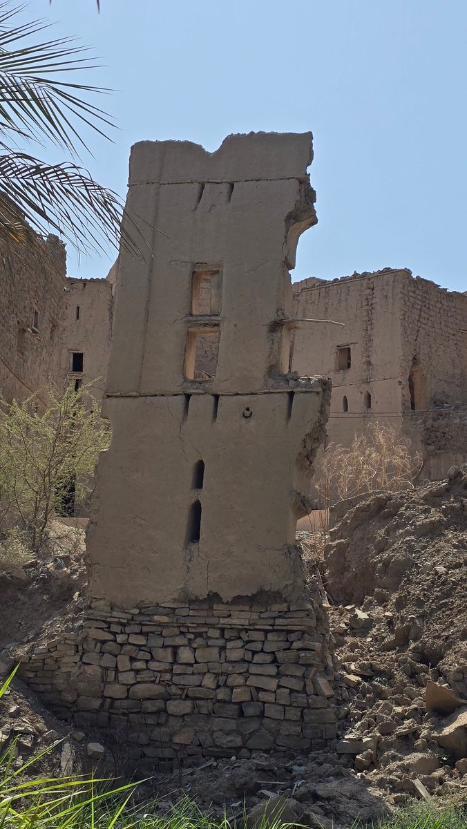 ambrosionelson's tweet photo. My travels #Oman 🚘
#ruins
#date  #plantations
#falaj ancient irrigation  system https://t.co/U3wswL9RJl