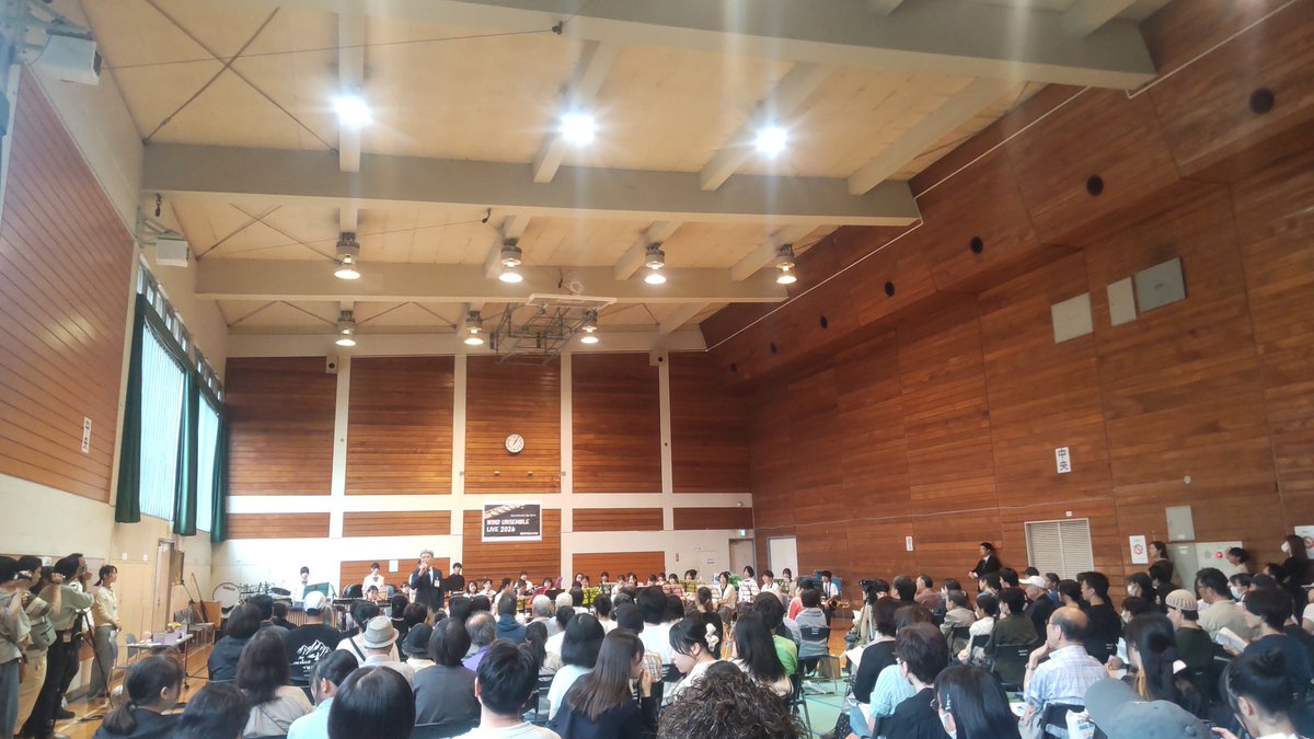 whitecloudswind's tweet photo. 始まりました！
1練馬中学校
2田柄中学校
3練馬高等学校
5練馬東中学校
4Fi-Di Wind Ensemble
6ホワイトクラウズウインドアンサンブル
お客様たくさん😀 https://t.co/zF7Jw5uIfX