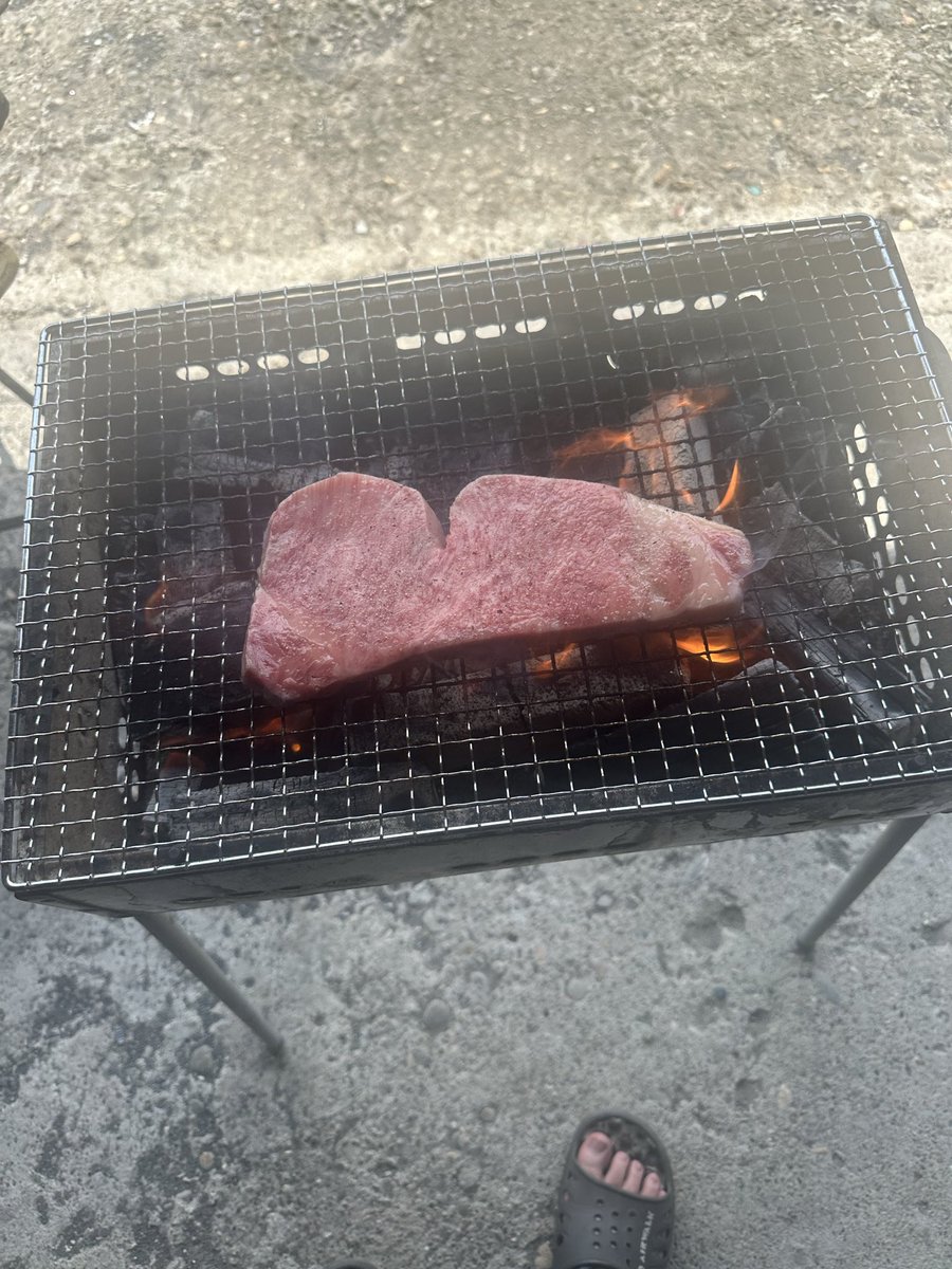 Donzoo3's tweet photo. V最見ながら焼肉なう https://t.co/9DayM3EXGx