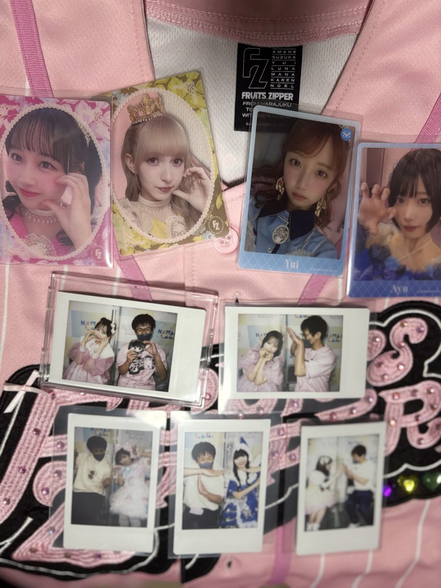 YA_MADA1's tweet photo. 大特典会。他の抽選で当たってたので、初2Sチェキ。かわいすぎた‥。
トレカも4枚だけ買ってチェキ撮ったメンバーが出るという色々運が良過ぎた。
推しとのやり取りを思い出し余韻に浸る日々を過ごしてます☺️ https://t.co/FY7B3aImE0