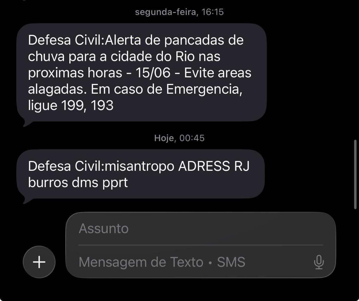 ManoelaDuarte_'s tweet photo. Primeiro ele disparou SMS e eu só pensei: Ih, hackearam o sistema de aviso da defesa civil.

Depois o corno enviou DOIS ALERTAS BARULHENTOS DO CARALHO ÀS 1:20! FDP! https://t.co/DRx6Xn1pS8