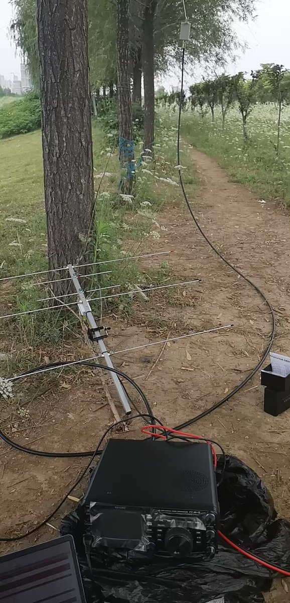 wangboyang2009's tweet photo. Got a new Yaesu FT-991A and took it out to the field today for some 6m monitoring.
This morning I made SSB contacts with BV3VK, BU2EO, and JA6RJK.
I’m still pretty new to this (I’m not even fully comfortable with FT8 yet), so please bear with my rough operating skills. https://t.co/6cBv4YK2hp