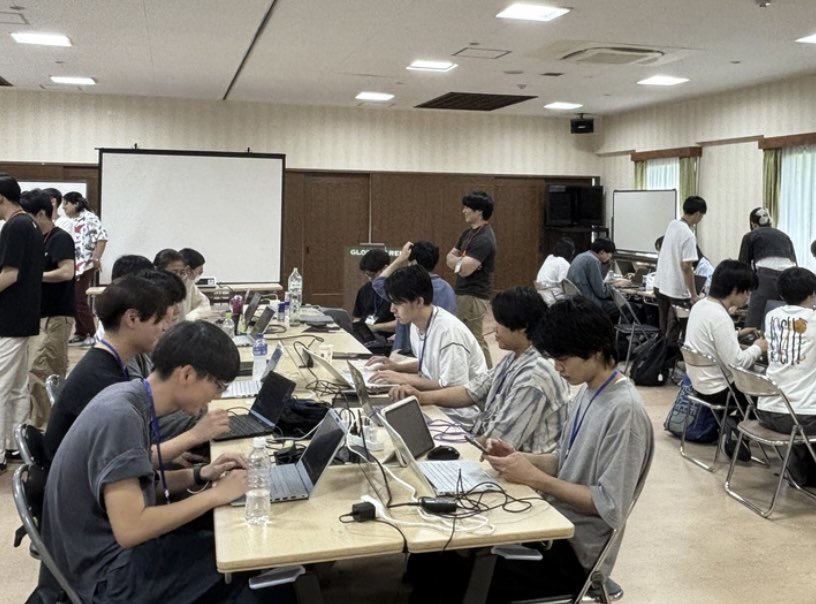 PLAYinc_pr's tweet photo. ＼#ハックツハッカソン にPLAY も参加中！／
本イベントにはゴールドスポンサーとして協賛させていただいています🙌 🚩

学生の皆さんはコーディングに全力集中…👀⚙️
明日の発表を楽しみにしています！ https://t.co/UC96Xh5MIf
