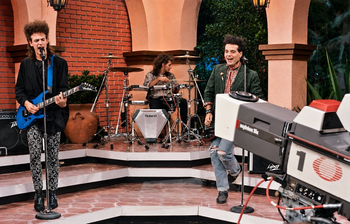 SodaStereo_Mx's tweet photo. Soda Stereo en Televisa, México, 1987. https://t.co/bbx1uS17XG