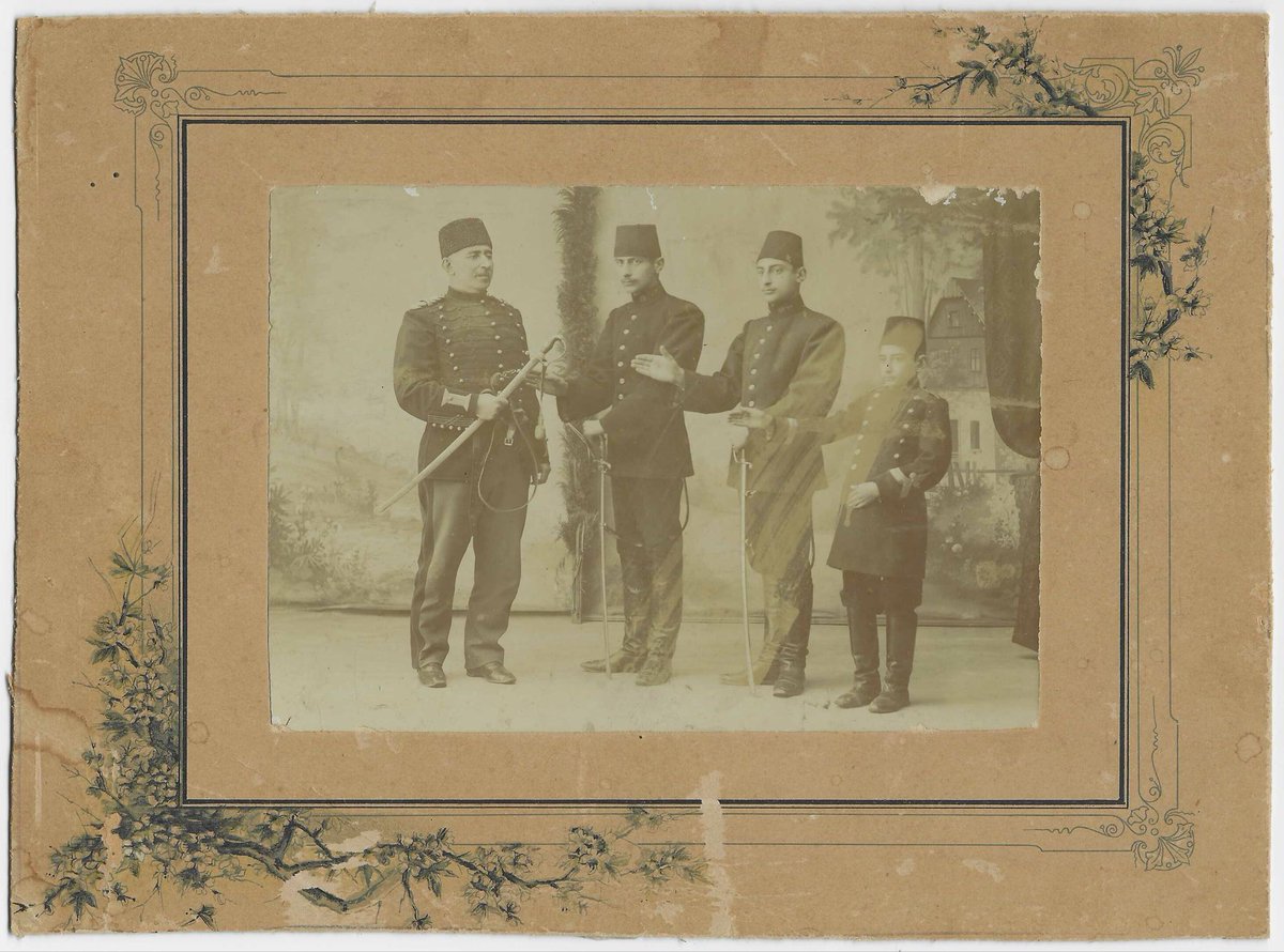 AtayAntika's tweet photo. Askeri Tarih
Lotno 144
Osmanlı Askerleri Kılıç Merasimi Hatırası Edirne D. Michailides Fotoğrafhanesi Kabin Fotoğraf 1320-1904 17x24 cm 
https://t.co/l4UbZcAs44 https://t.co/3QFLw08sCQ