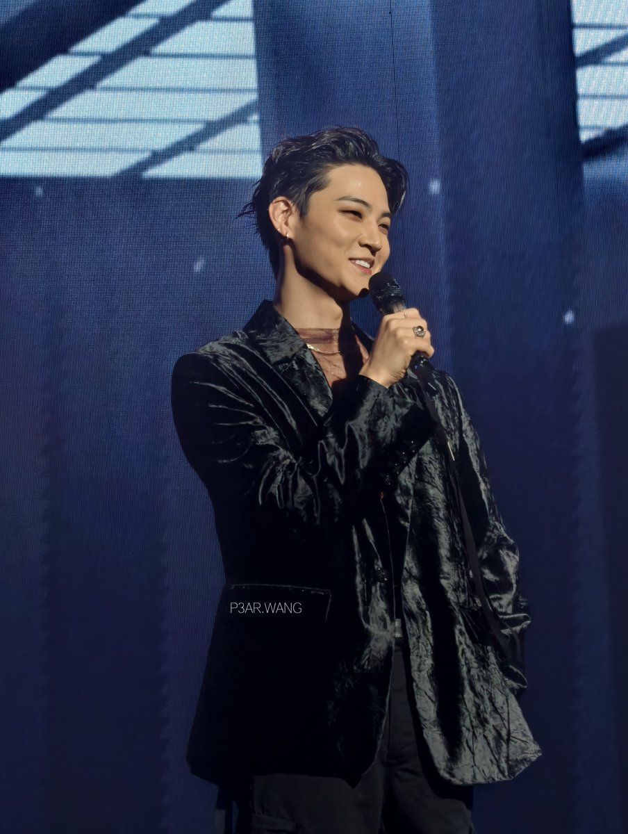 P_3AR's tweet photo. หล่อจนปวดหัว 🥹🥹

#JAYB #제이비 #TREE 
#2026tape_roots_seoul https://t.co/SkFdXi4c6J