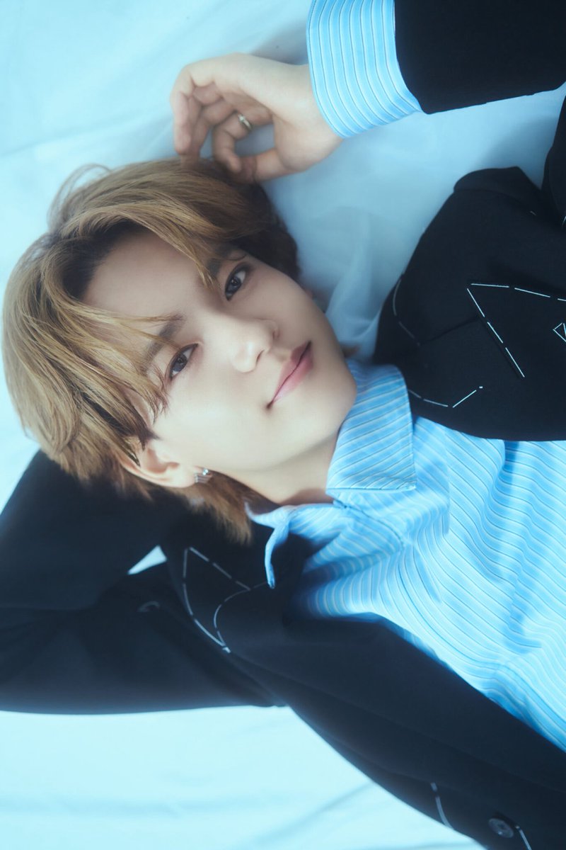 Emo_miu's tweet photo. ＼Emo!BOOKインタビュー／
📚#中島颯太(#FANTASTICS)
2nd写真集『THE SELF』📸
チェキプレも【エモ写真10枚】

「僕はどんな状況であれ多分輝くと思う」

💭イギリスで再認識したこととは。
🔗https://t.co/dWOqY44RMd

@fantastics_fext @GL9_FB
#中島颯太THESELF
#FANTASTICSBOOKS #Emomiu https://t.co/60bwXp4X7D
