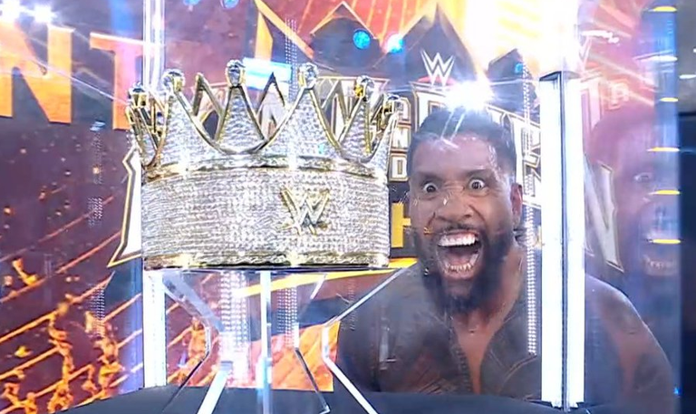 Banscheyy's tweet photo. Fassen wir mal zusammen: 

- Jey Uso zieht ins KotR Finale ein. YEET. 
- Gunther killt als Career Killer maximal gerade seine eigene Karriere bei dem Booking. (Cody Rhodes underhated, sag ich.)
- Blake Monroe "coming soon" zum 27. Mal.
- Johnny Gargano Fentanyl-planking zum 53. Mal.
- Finn Balor wechselt endlich den Brand um NACH JAHREN ENDLICH vom Judgement Day wegzukommen nur um bei Smackdown WIEDER IM JUDGEMENT DAY VORTEX GEFANGEN ZU SEIN. 😭
- Liv Morgan steht als World Champ völlig ohne Sinn im KotR Finale. 

Mitleid an alle die diesen Schwachsinn Woche für Woche kucken. 😂
