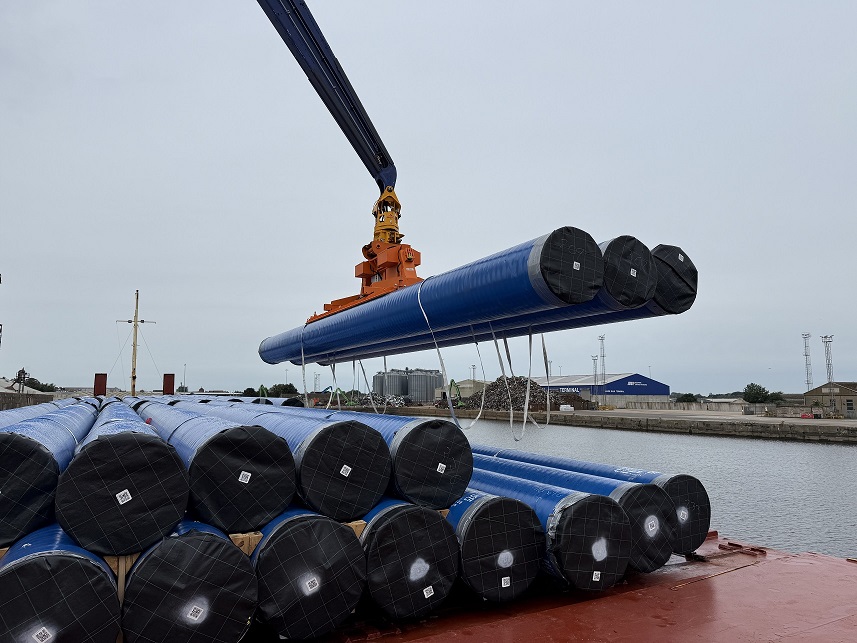 construction_ct's tweet photo. B&B Attachments delivers safer pipe handling solution for Associated British Ports at King’s Lynn
Read more:- https://t.co/djqgGIammc
@RamamurthyTM #construction #infrastructure #equipment #constructionmagazine #attachment #materialhandling #pipehandling #ports #waterpipe https://t.co/7rC06NlJOo