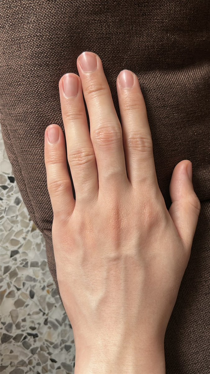 FERN23510710's tweet photo. อยากมือสวย 💗แนะนำเลย
#cerave #handcream #ครีมทามือ 

https://t.co/rghtXpk5X1 https://t.co/WKQcDRDAJg