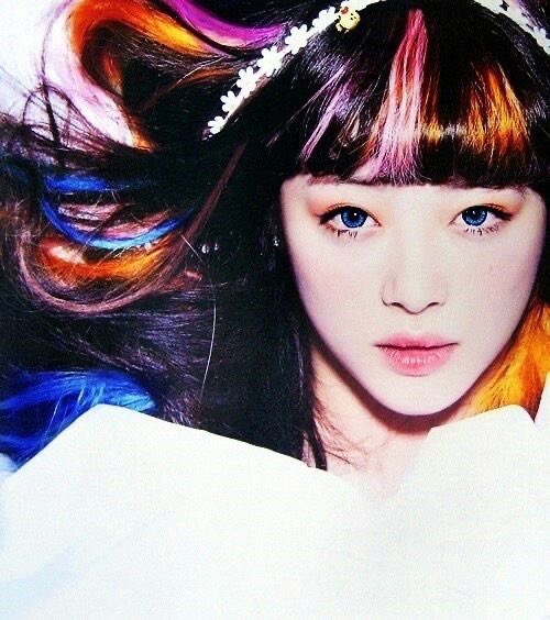 pitmystop_'s tweet photo. Sulli from f(x) and Hanni?!??! https://t.co/Q3kQPIygPo