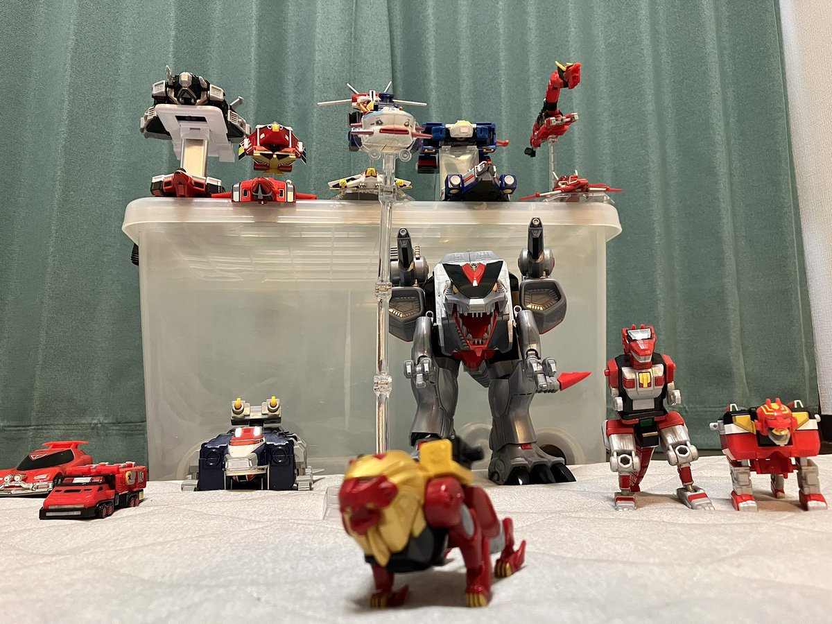 deepwurm's tweet photo. 199ヒーロー大決戦の全ロボ大集合も熱いけど、ガオvsスーパー戦隊のクライマックスもかなり熱いぜ🔥

#スーパー戦隊 https://t.co/5klpgtKIZS