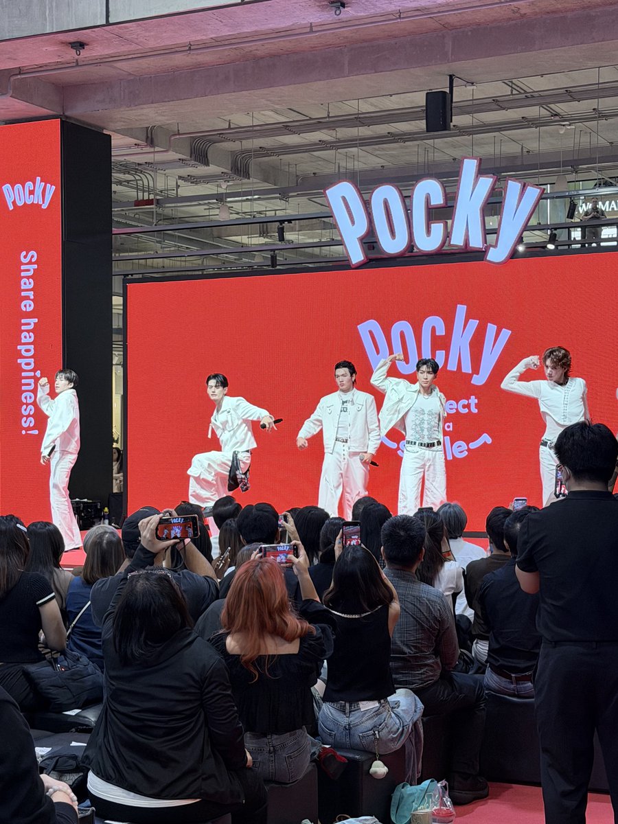 rubymm_'s tweet photo. ชุดขาวหล่อมากกกก ไม่ไหวๆ

Pocky With PERSES
#POCKYxPERSES https://t.co/M2EpQRgdZf