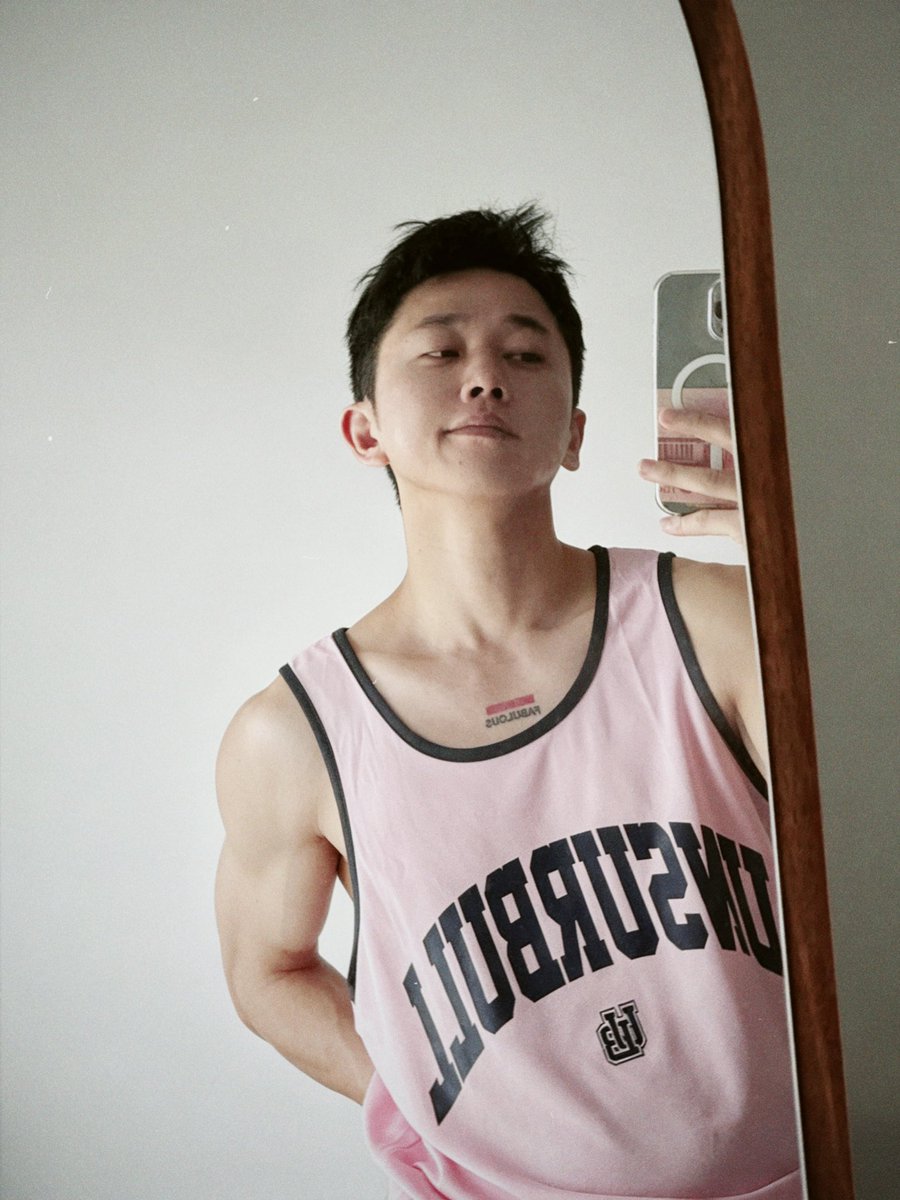 CrealChan's tweet photo. 粉T gaygay的 https://t.co/80e3RUMHH2