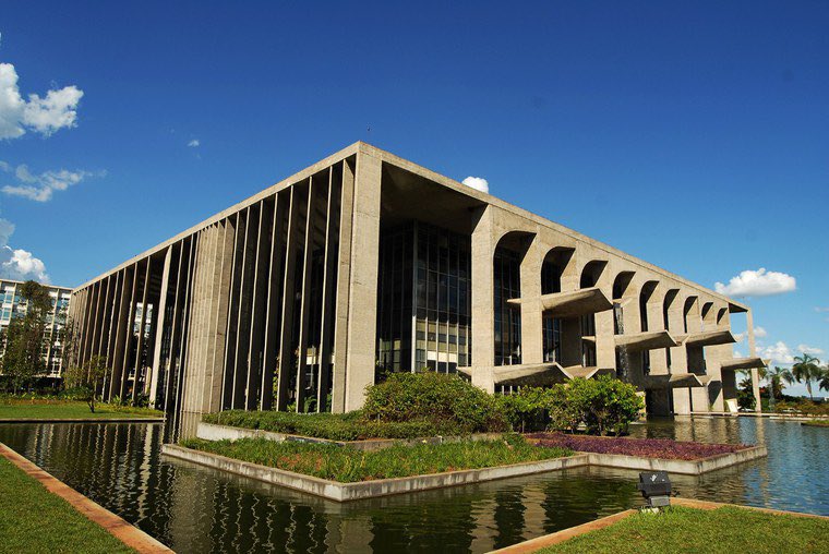 Delateinews's tweet photo. ⚠️AGORA: Após reclamação de André Mendonça, Ministério da Justiça recua e mantém delegados da PF cedidos ao STF https://t.co/cY6rSne3h1