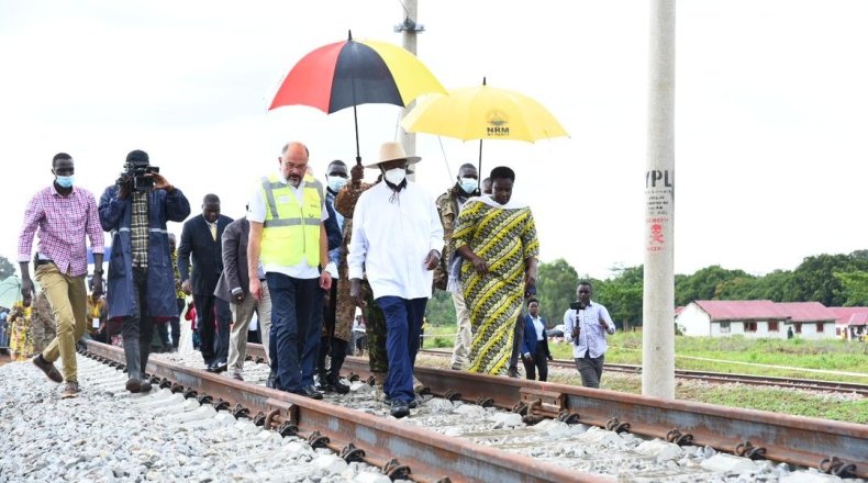 DianoPeters's tweet photo. The executive board of the Islamic Development Bank has approved financing of Uganda's Standard Gauge Railway project worth $746 million. 

It's the largest amount ever approved by the Board for a single project in Uganda. https://t.co/EvNoOvvJon