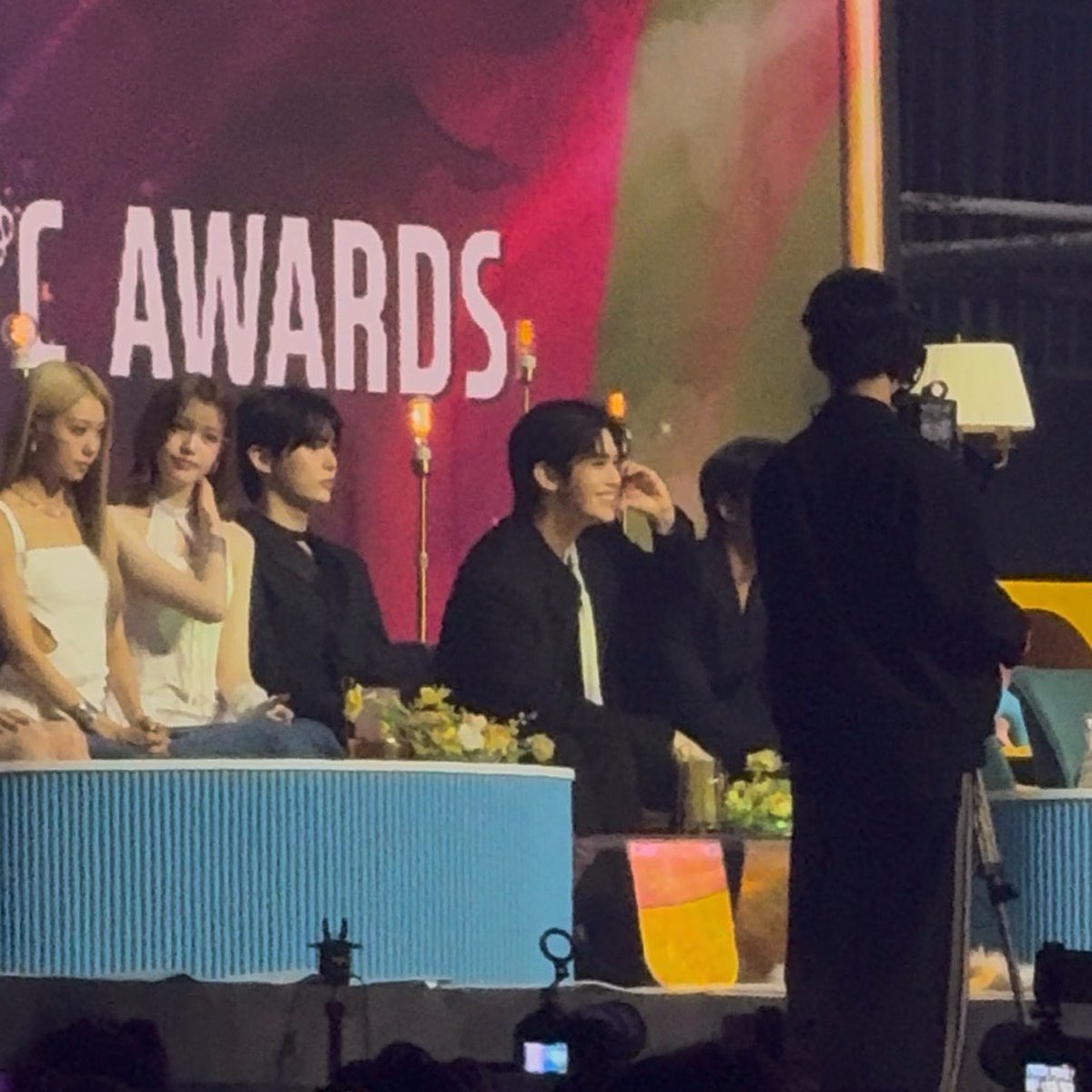 gunnytaerri's tweet photo. 잠만 ..
나 스케줄에서 공개연애하는 거 목격함 ..

#건탤 https://t.co/MBZkFjfuXI