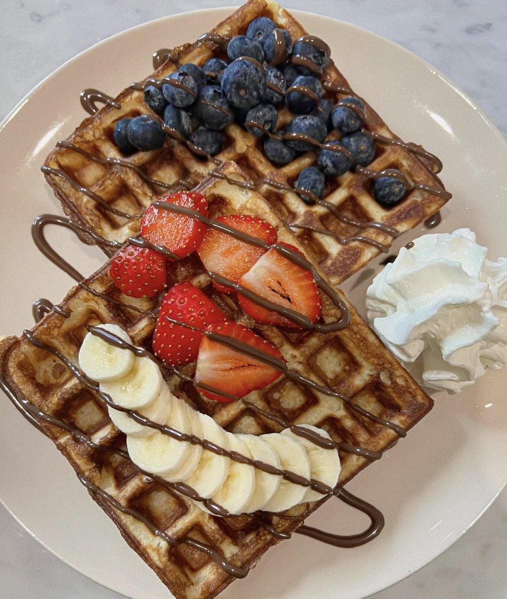 ElyfaeFeelings_'s tweet photo. crepes or waffle? https://t.co/cgybLRv7TJ