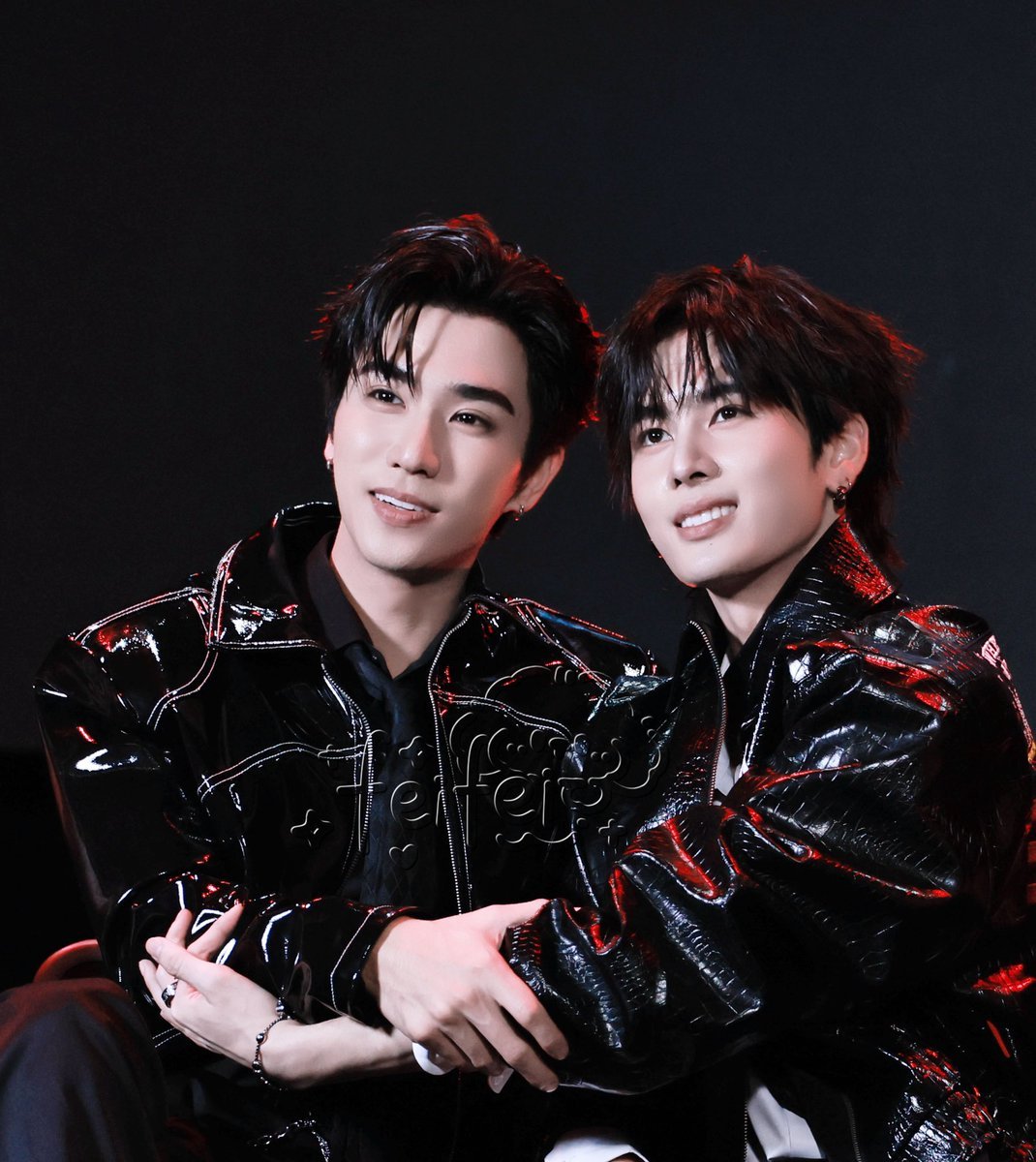 NMiahom25215's tweet photo. ความหน้าคล้าย ความยิ้มหวานๆ ความมือที่จับแขนกัน เขินวุ้ย

PERTHSANTA RETURNS OUT

#PerthSantaTimeStopperInSG https://t.co/Ok19DDNX4j