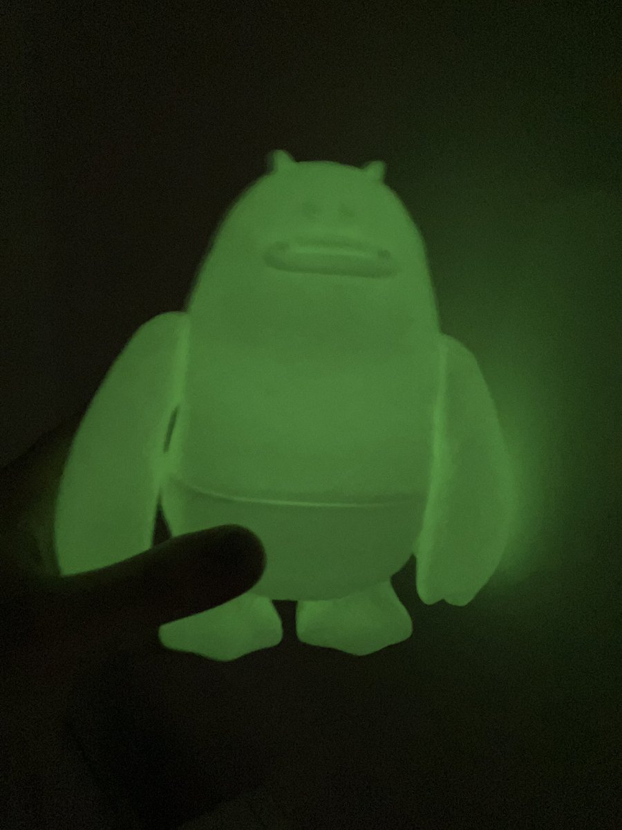 ホワイトは蓄光です🦧💡