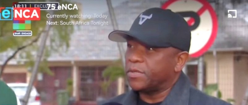 misumuzi_4's tweet photo. 🎈‼️🔥 You touch Lt-General Khumalo you touch me. A friend in need is a friend indeed! 
Lt-General Nhlanhla Mkhwanazi said not under my watch ‼️ and everything disappeared 😅
The best friend. https://t.co/cd9Y3ZXCir