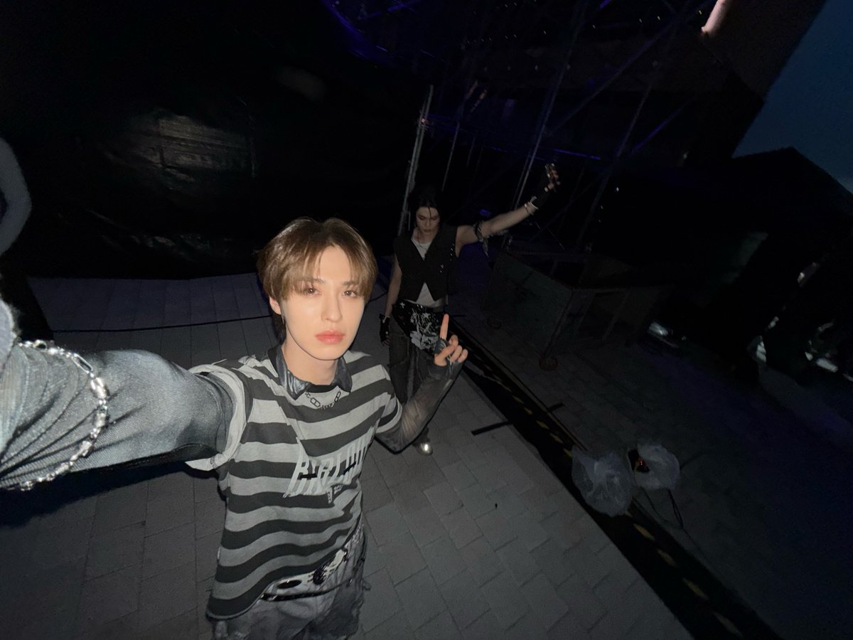 by_EPEX's tweet photo. 😭⛰️

#EPEX #이펙스 #AYDEN #에이든 https://t.co/8q4QG8VE6g