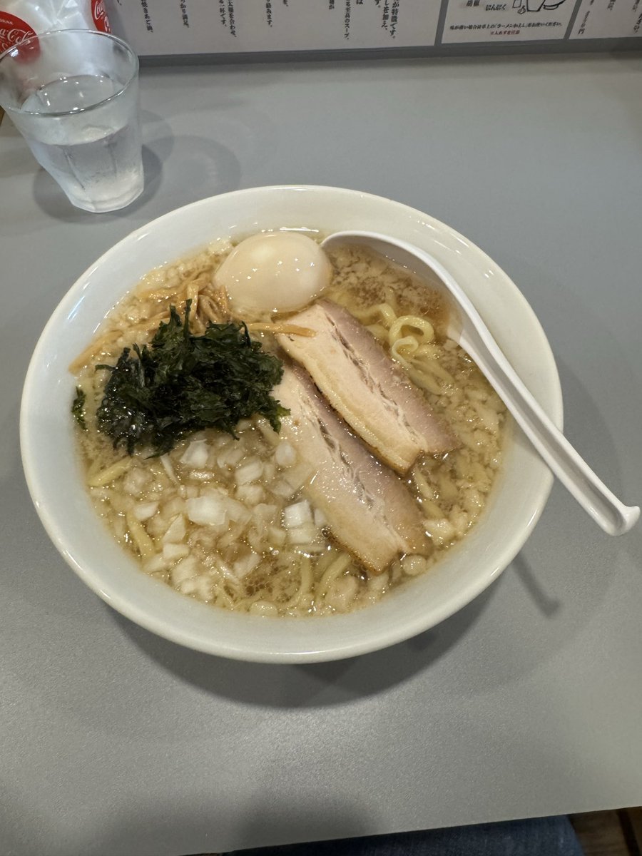honoumi's tweet photo. #麺や万波 
背脂中華そば
背脂丼も食べて背脂まみれになった
美味い！また来ます https://t.co/tiszSjoXAM