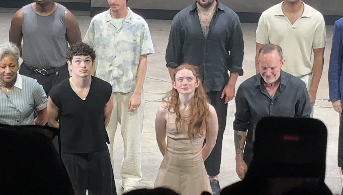 andreeaamb_'s tweet photo. wdym today is r&amp;j closing night and this was me a week ago??? take me back to the harold pinter theatre now😭😭😭 https://t.co/6QxhdSkC0i
