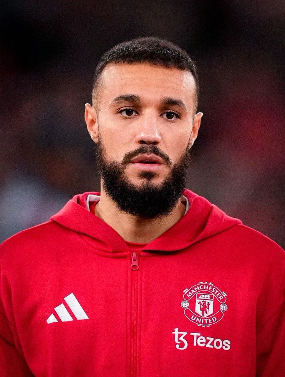 XackFooty's tweet photo. Mazraoui for United       Mazraoui for Morocco https://t.co/j3zS43nO7a