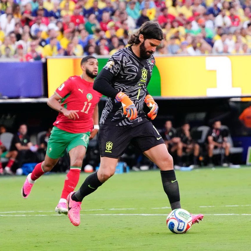 Potentuspaswier's tweet photo. 🚨  𝗡𝗘𝗪: 𝗗𝗜𝗗 𝗬𝗢𝗨 𝗞𝗡𝗢𝗪: Alisson Becker has completed more dribbles (1) than Cristiano Ronaldo (0) in the 2026 World Cup. Such a World class Goalkeeper he should be the GOAT https://t.co/4gNVuCChzx