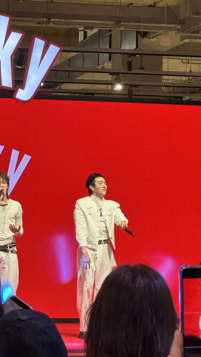 BngWanwisa's tweet photo. เป็นความส���ขเล็ก ๆ ที่ยิ่งใหญ่มากในวันนี้ 

Pocky With PERSES 
#POCKYxPERSES https://t.co/YA314P6heS