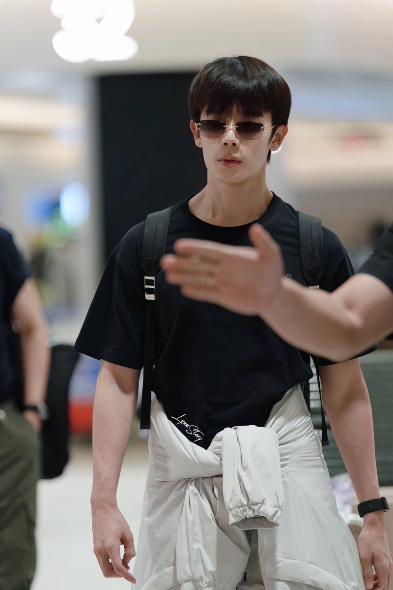 Lynn120915_'s tweet photo. Arrival in Singapore🇸🇬

#jimmyyjp https://t.co/h2GSKEjDfO