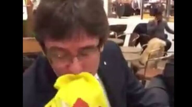 i_fabres's tweet photo. @Gerard_Gort @aleixsarri @aitorarriaga_b @KRLS @GorkaKB @jmcruset @antoniobanos_ @RaholaOficial @lluis_llach @EnricPujol1960 @miriamnoguerasM Ah, dius la bandera republicana que apareix al mig de la'cte...jo pensava que et referies a aquesta bandera.. https://t.co/UE0N1rIuoN