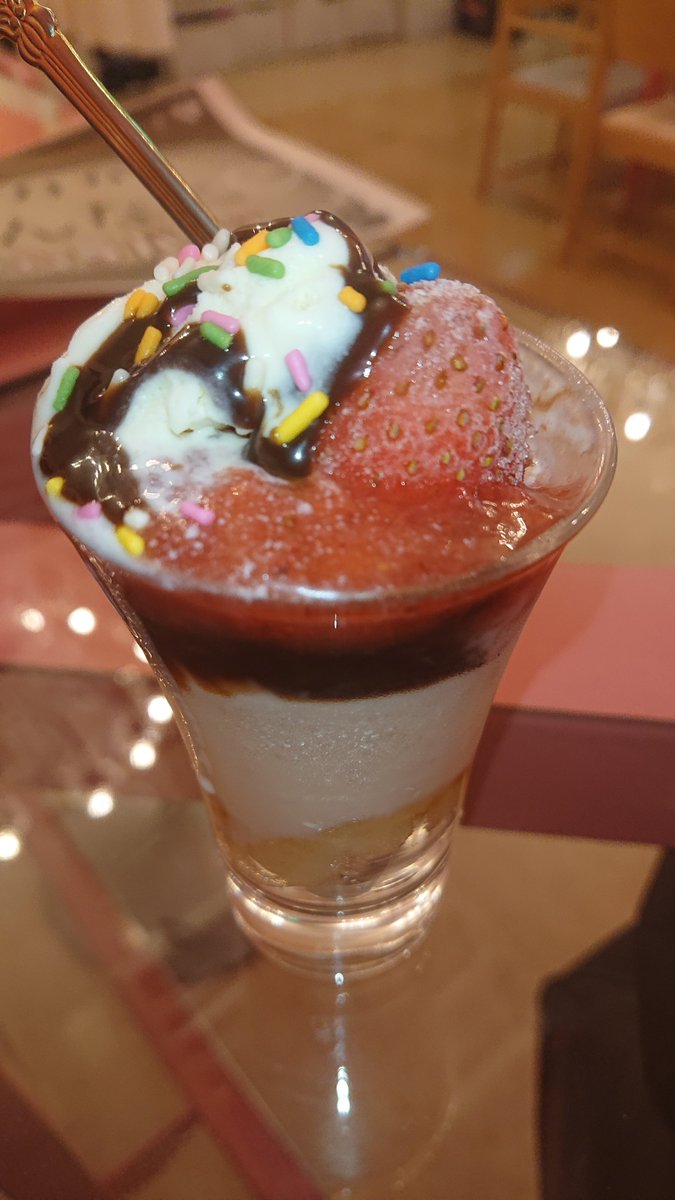 SOLACHOLO's tweet photo. 普通に美味かった😅
550円のミニサイズだけど、コーヒーとかのアテには⭕(酒にはどうだか…w😥)
あと苺がちょっと凝ってたかなぁ…😁

#みけねこカフェ川越 https://t.co/LRNF2Qeyld