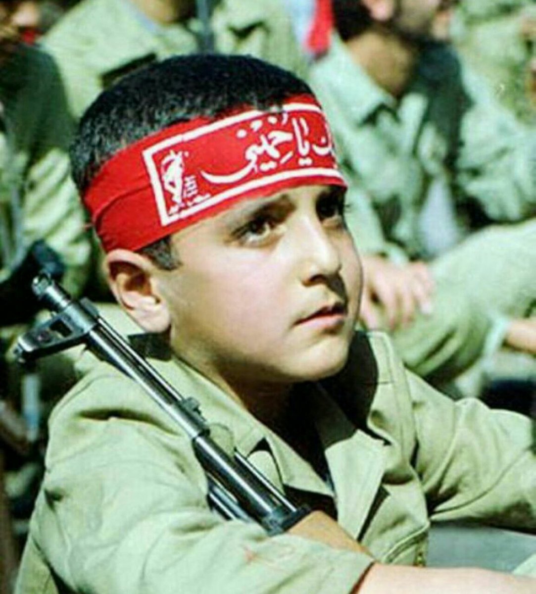 GlBanw68119's tweet photo. عبدالله را به زینب سپرد و راهی میدان شد؛
سن و سالش به جنگ نمیخورد 
اما عاشقی سن و سال نمیشناسد ...

روز پنجم یادی کنیم از عاشقانی که دست به شناسنامه بردند تا راهی کربلای ایران شوند
روحشان شاد🥀🥀اللهم صل علی محمد وال محمد وعجل فرجهم
#ملت_امام_حسین https://t.co/3b3RSmytEX