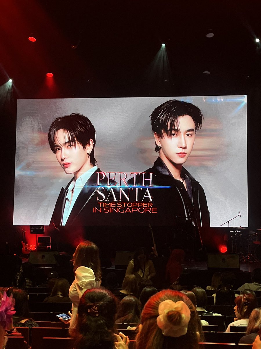 bingwonner's tweet photo. santaperth? its the time for santa to be seme?

#PerthSantaTimeStopperInSG https://t.co/LqoPExu5LW