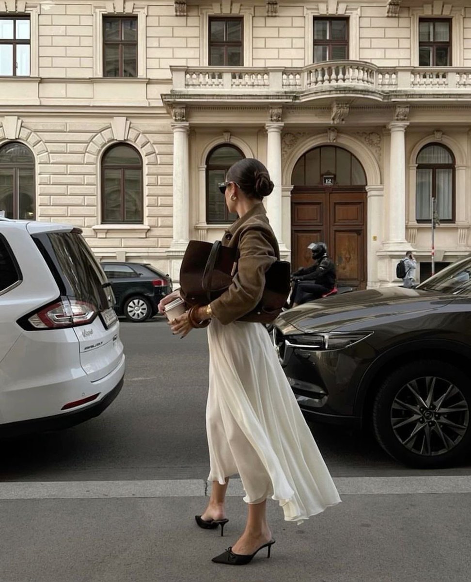 nyliava's tweet photo. elegant street styles https://t.co/Er39SDfN5N