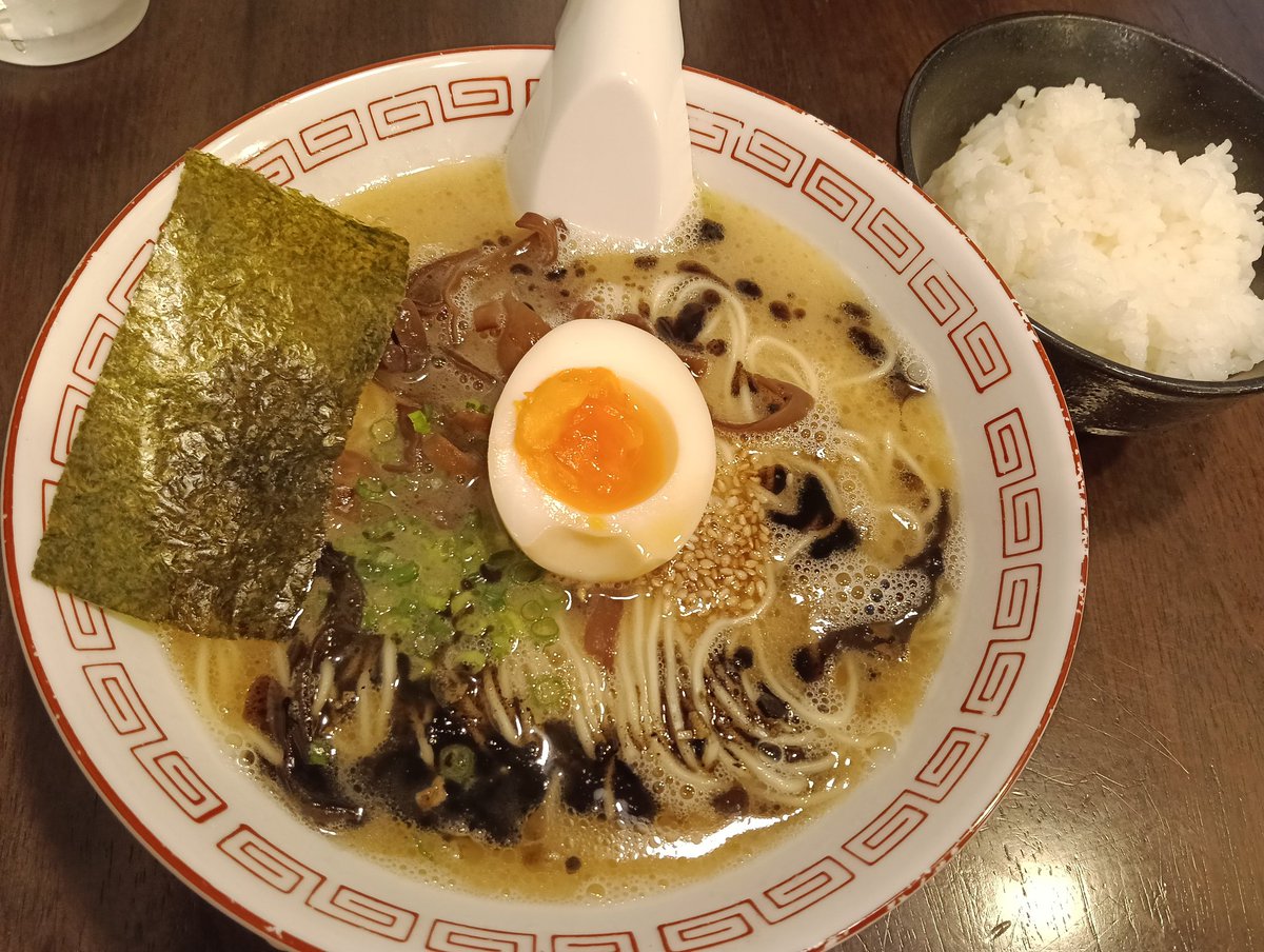 K21758K's tweet photo. フォロワーさんの投稿美味そうすぎて、約1年ぶりに🍜
イレギュラーで（土）夜も営業されていたのでチャンスでした!
#麺処宥乃 #ラーメン https://t.co/MSsRzUMQoG