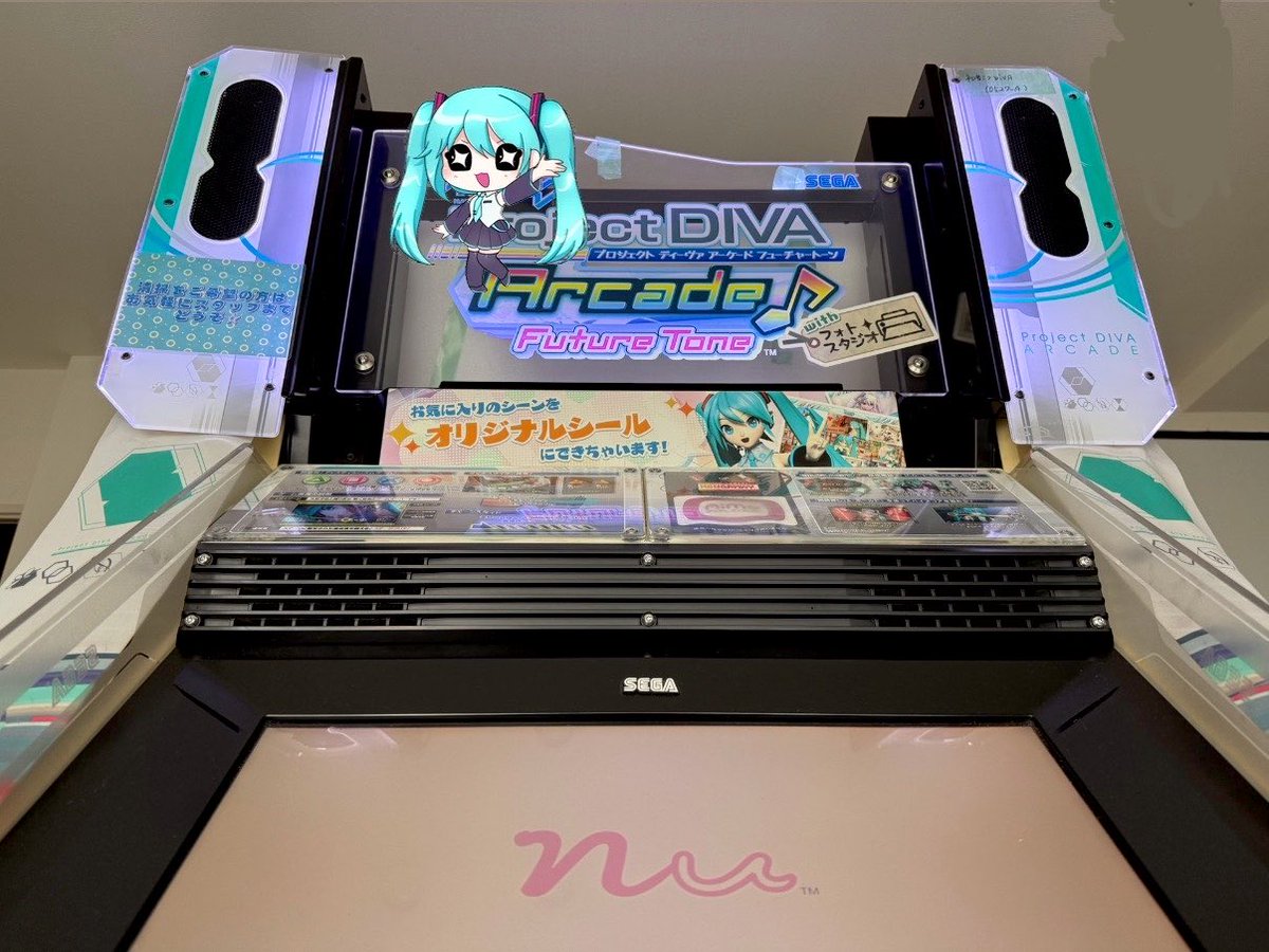 bullet5150's tweet photo. おかえりミクさん☺️
自宅おDIVA復活です🏠♪
そのままでは2階に持っていけないからリベット外さないと🪛セガ筐体は枠が重すぎる
1台減らして2台増える筐体😆
#project_DIVA #初音ミクの帰還 https://t.co/6ZDfxblGay
