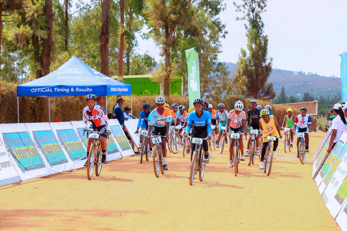 BugeseraDistr's tweet photo. Kuri uyu wa Gatandatu, mu Karere ka Bugesera ku bibuga bitandukanye, hari kubera imikino ya nyuma mu irushanwa #UmurengeKagameCup-#UKC2026 ku rwego rw’igihugu.

Mu bagabo n'abagore hakinwe imikino irimo; Basketball, Volleyball, umupira w'amaguru ndetse no gusiganwa ku magare. https://t.co/EPsQMdH5w6