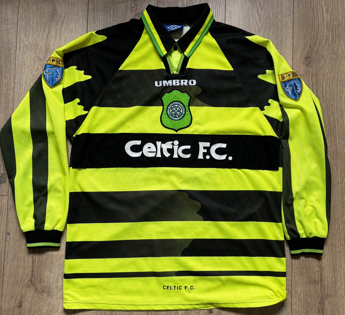 PaulMcFall9's tweet photo. New addition to the collection,  1997 Celtic Away Shirt with Celtic F.C. patch covering original CR Smith sponsor. https://t.co/4gdCjE6sze