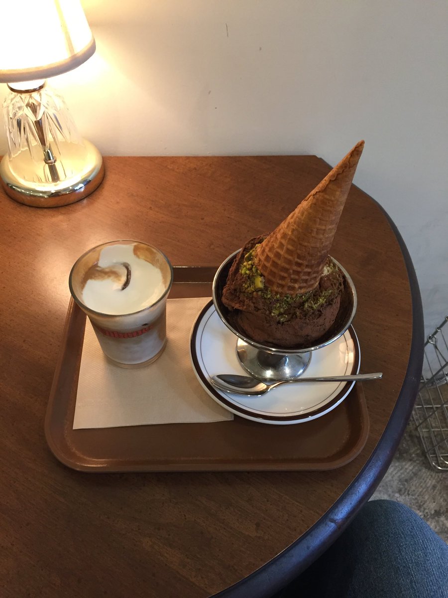 ___vdpmw's tweet photo. 念願すぎる、🍨 https://t.co/O7ZUbiq8YC