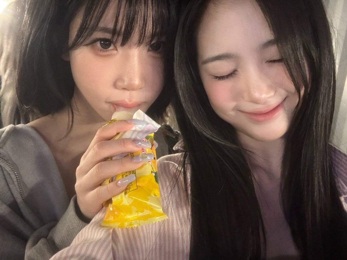 gapyeonghaus's tweet photo. [260620]
#tripleS Jiyeon fromm update w/ Nakyoung 🦢🐈‍⬛

#JiYeon #지연 #지서연 #ジヨン 
#NaKyoung #나경 #김나경 #ナギョン https://t.co/LQHmgAc8wO