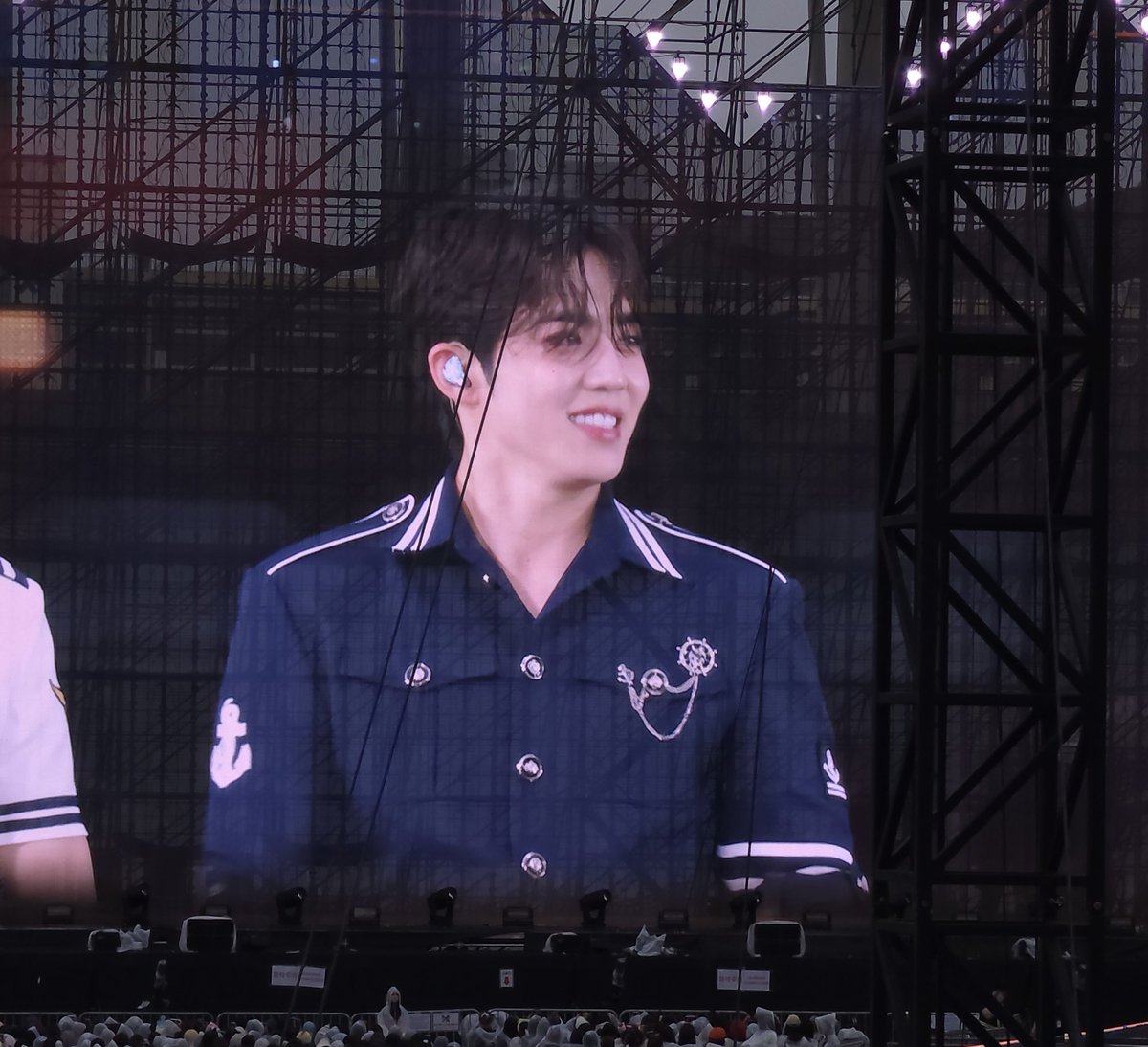 HUN_1122's tweet photo. 260620 10th CARATLAND

오늘 애들 착장 미쳤는데..❤️‍🔥

#SEVENTEEN #세븐틴 #SEVENTEEN_in_CARATLAND https://t.co/vkr6d0cE7B